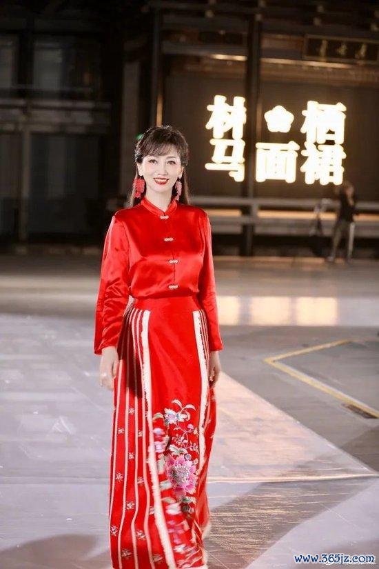 图片开头:赵雅芝微博